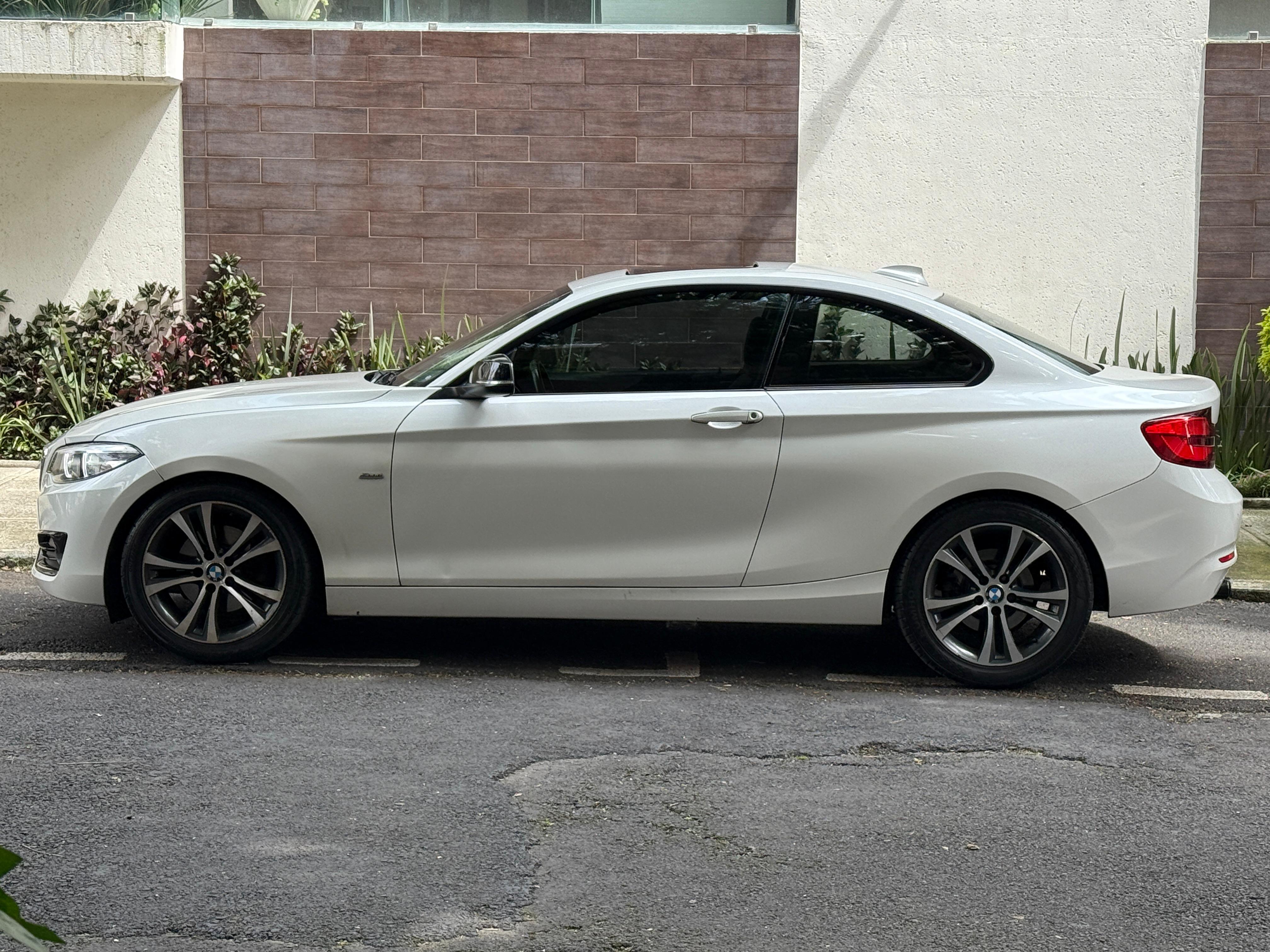 BMW  SERIE 2 220iA SPORT LINE 2018