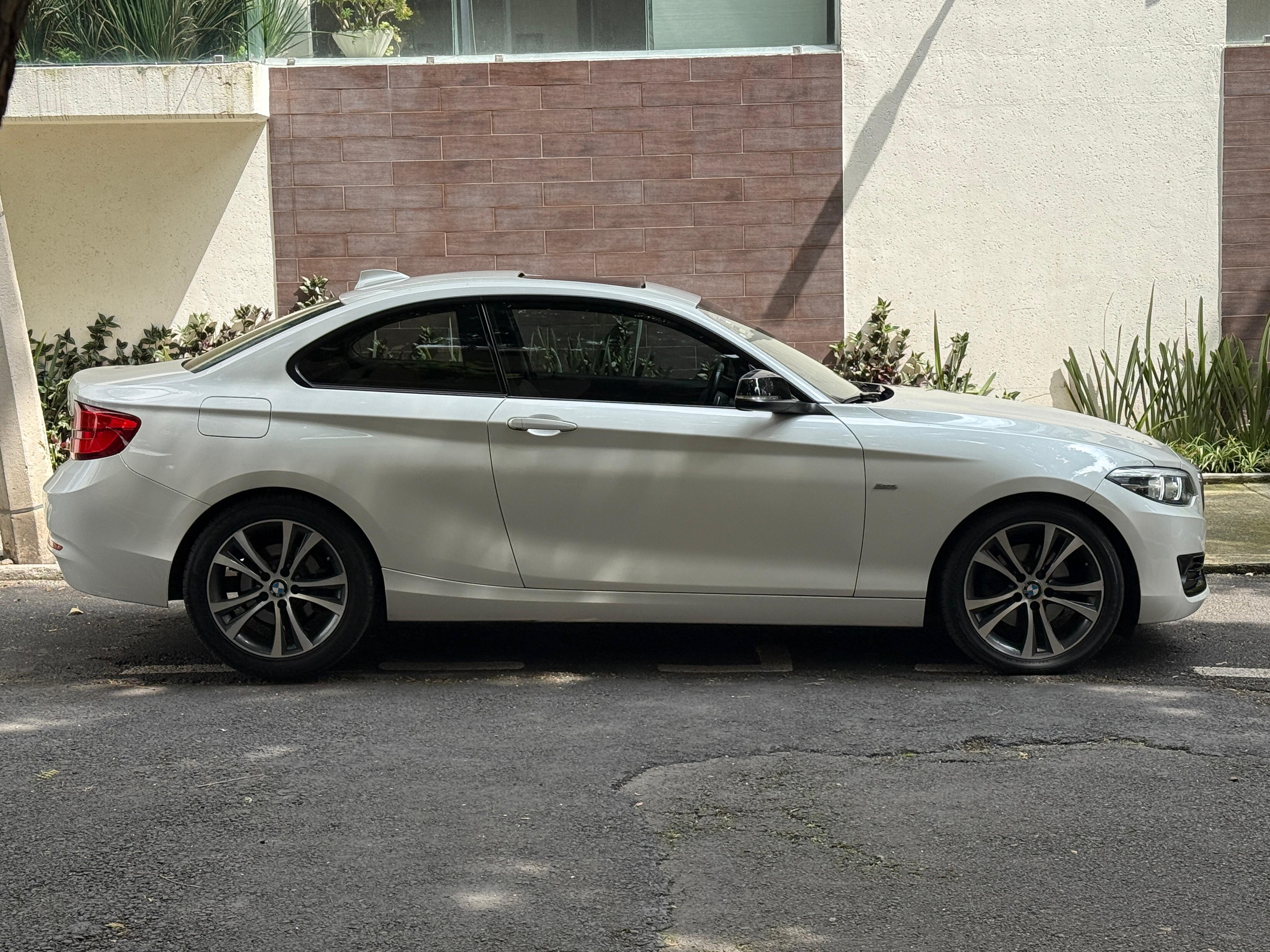 BMW  SERIE 2 220iA SPORT LINE 2018