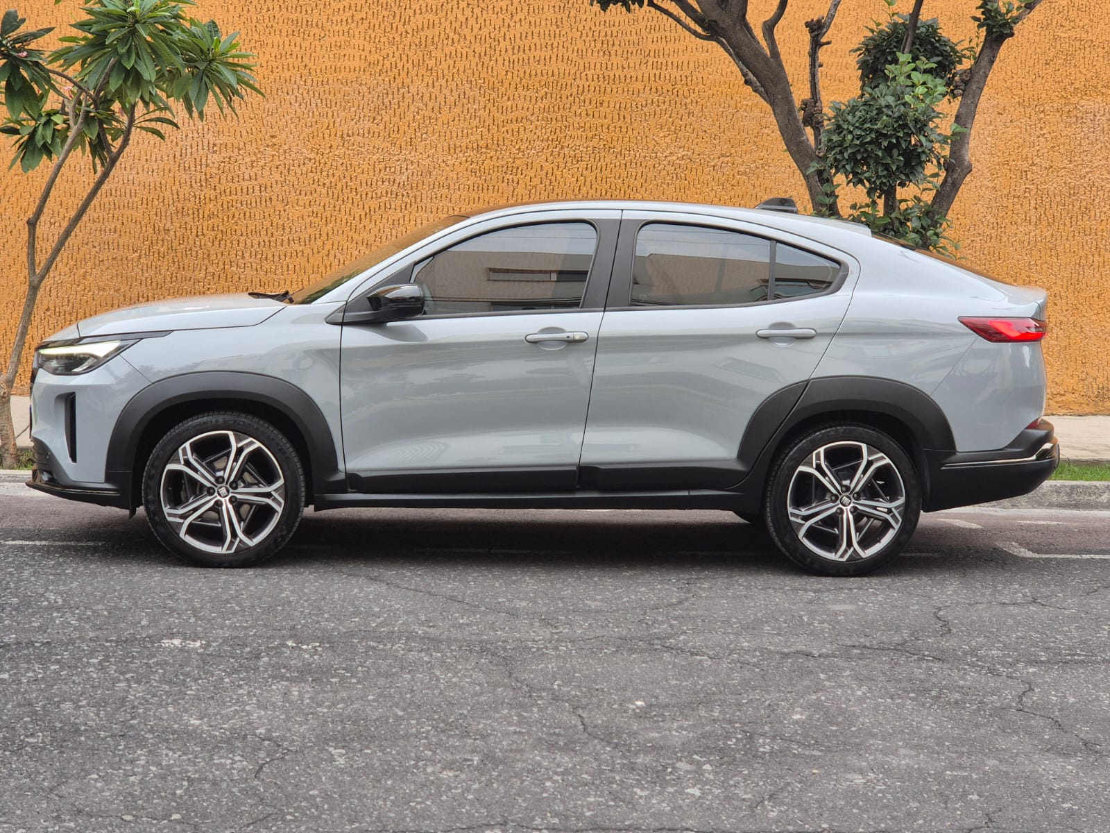Fiat  FASTBACK IMPETUS 2024