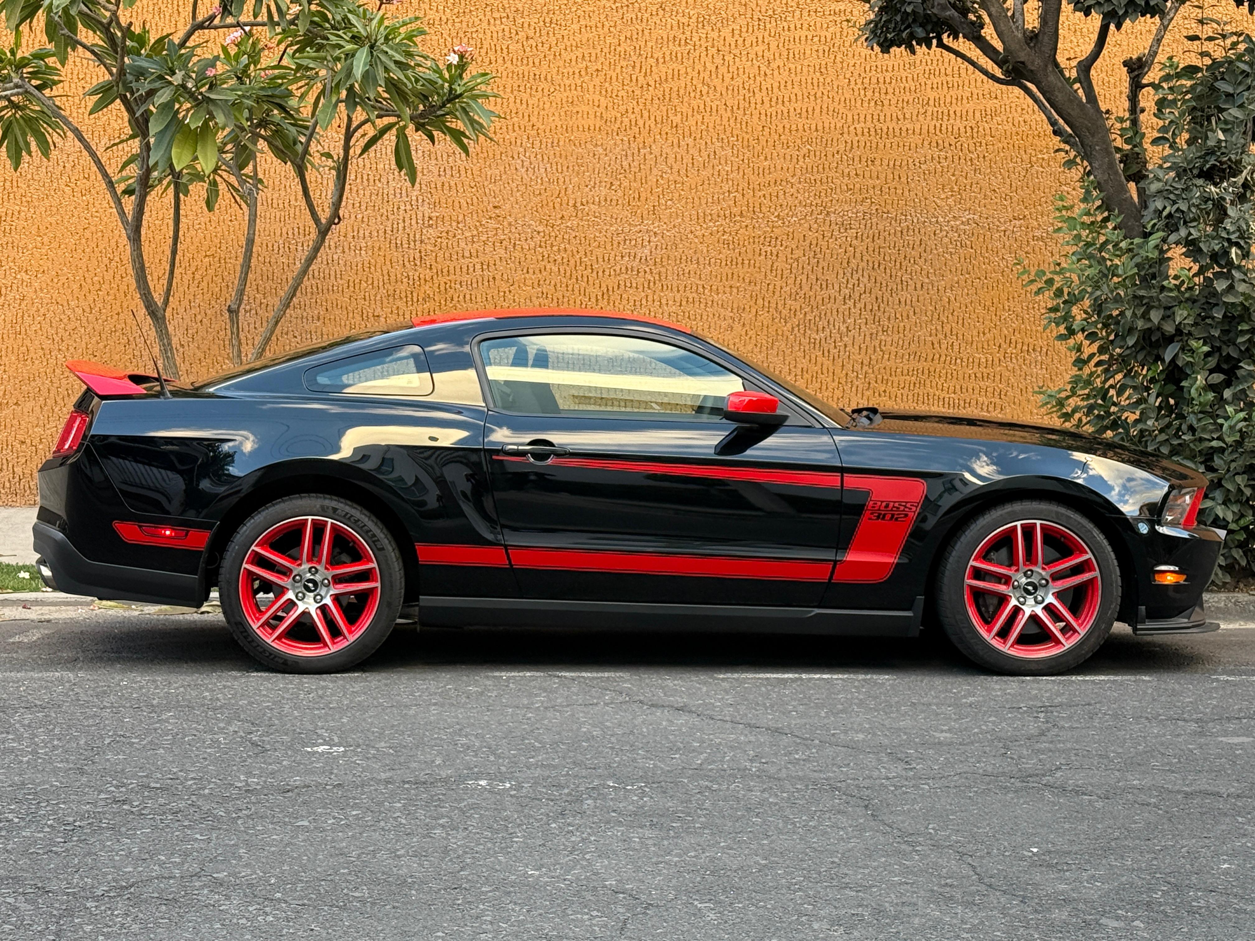 Ford  MUSTANG BOSS 302 LAGUNA SECA  2012