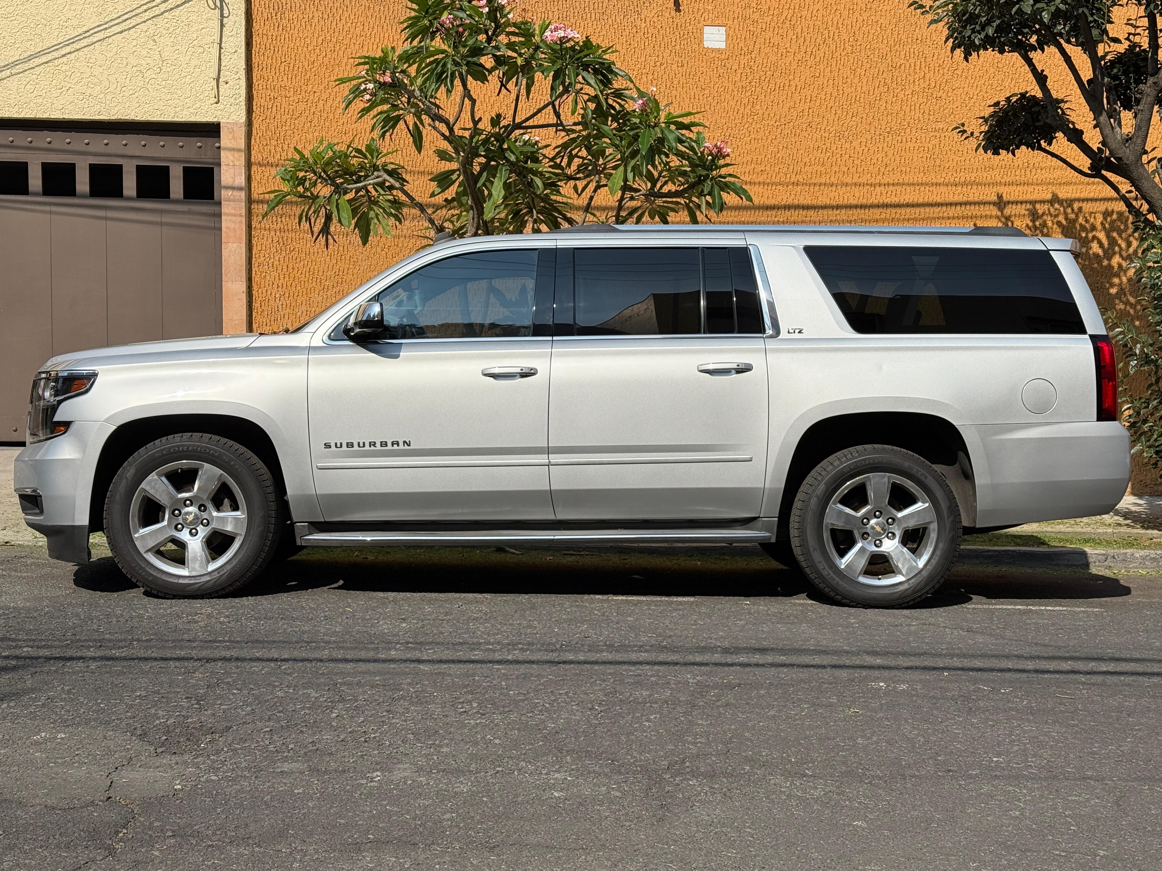 Chevrolet  SUBURBAN D 2015