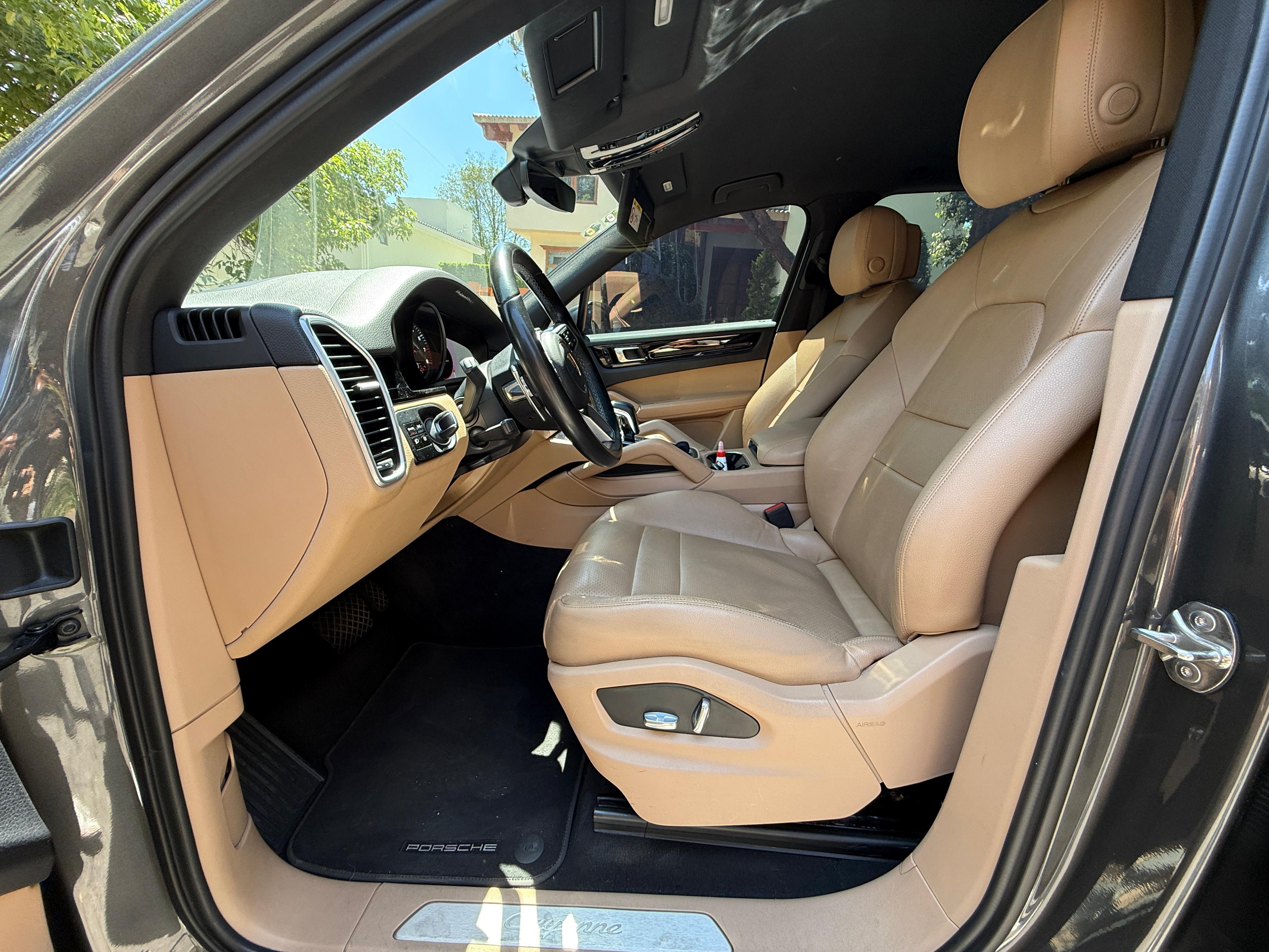 Porsche  CAYENNE V6 340 HP 2019