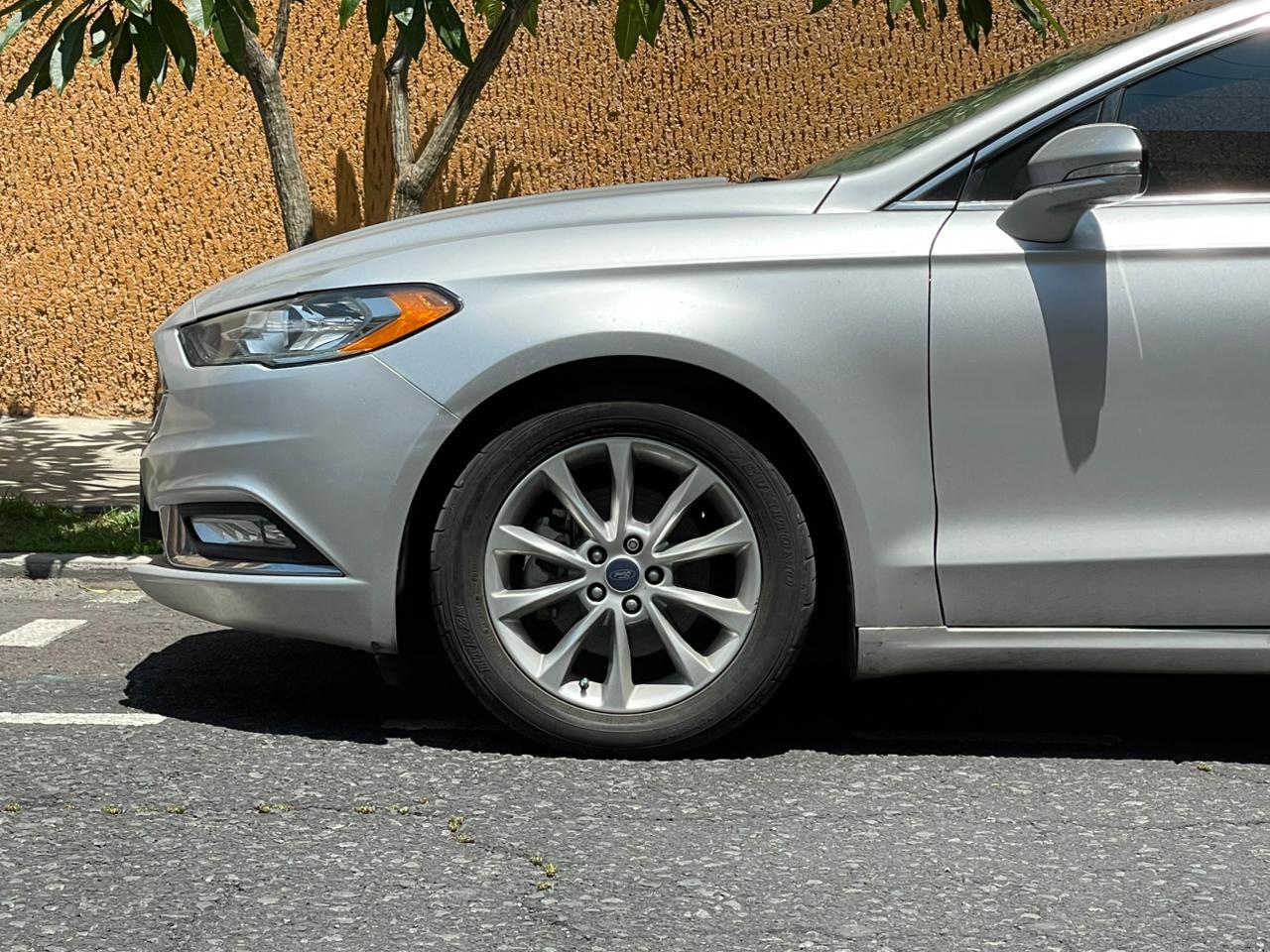 Ford  FUSION SE LUXURY HIBRIDO 2017