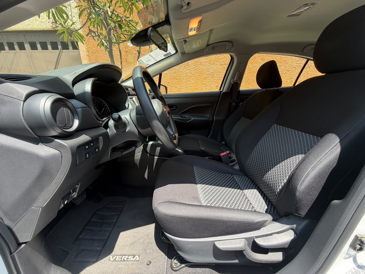 Nissan  VERSA SENSE AT 2023