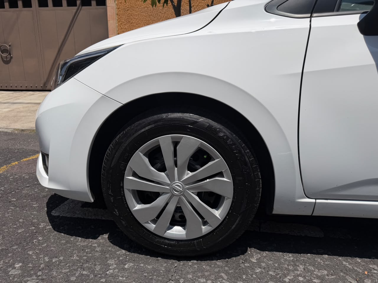 Nissan  VERSA SENSE AT 2023