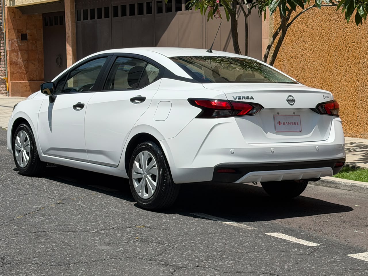 Nissan  VERSA SENSE AT 2023