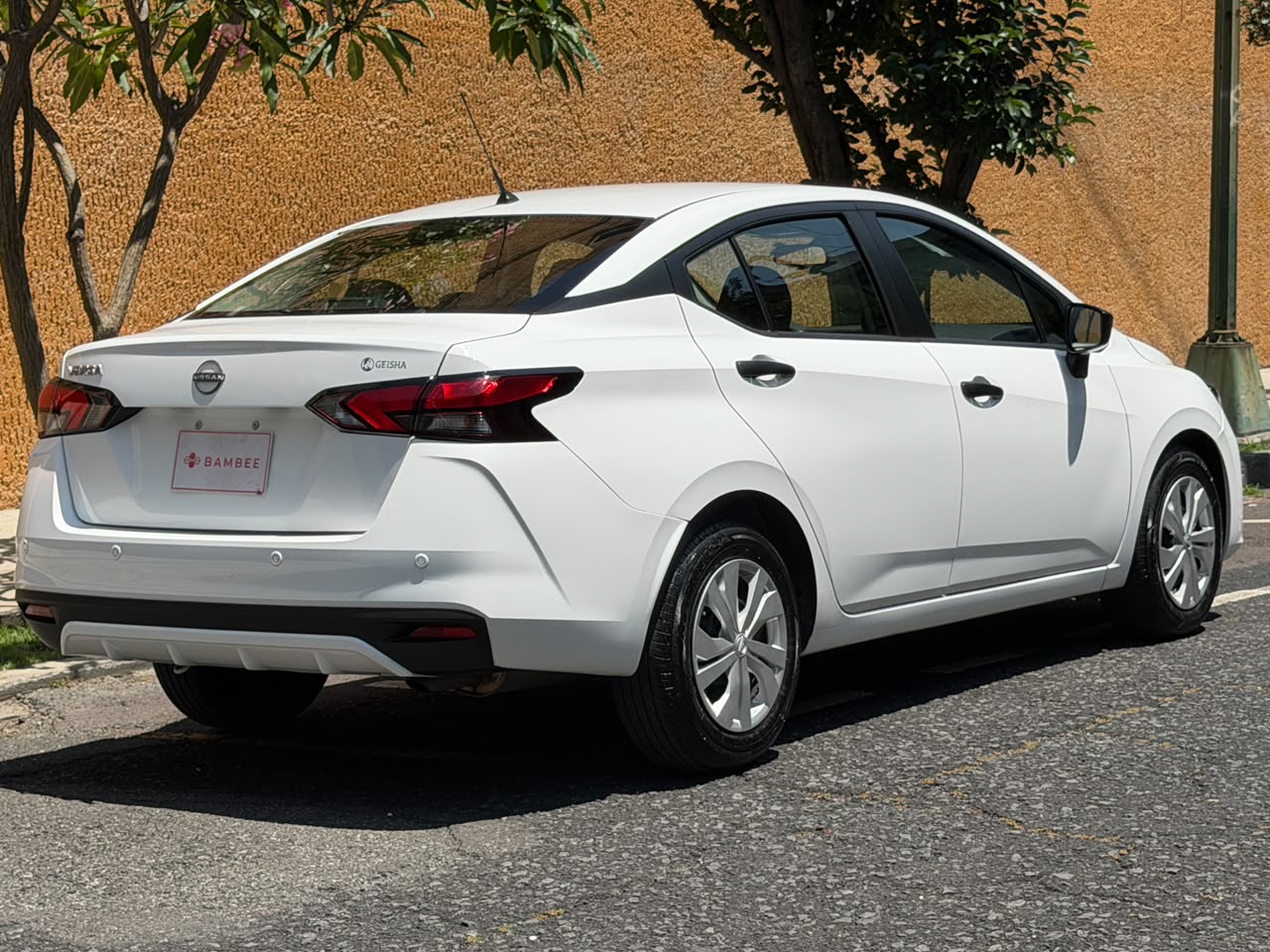 Nissan  VERSA SENSE AT 2023