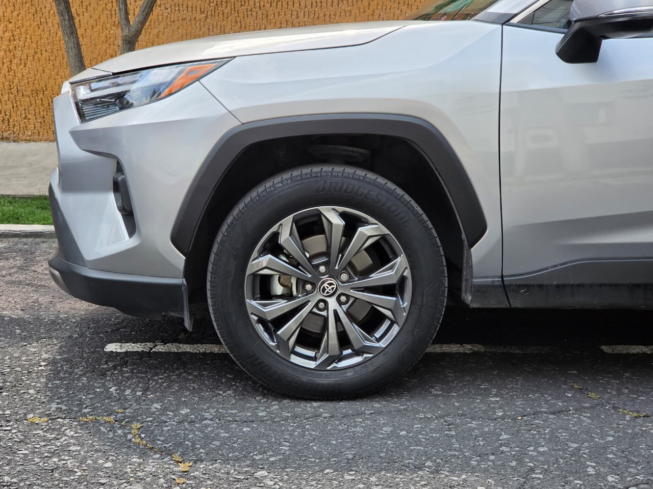 Toyota  RAV4 AWD LIMITED HEV 2023