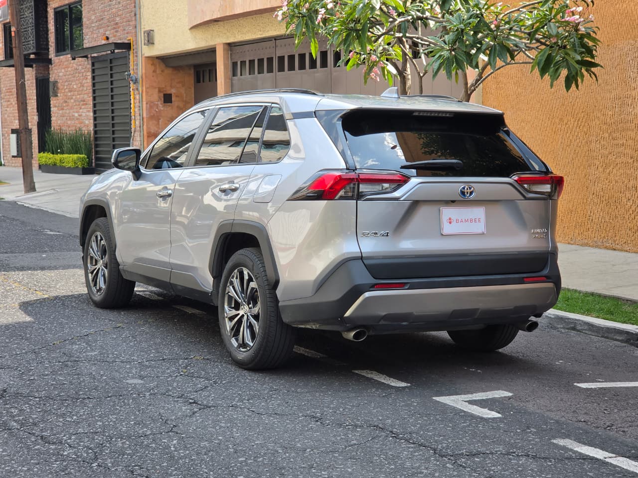 Toyota  RAV4 AWD LIMITED HEV 2023