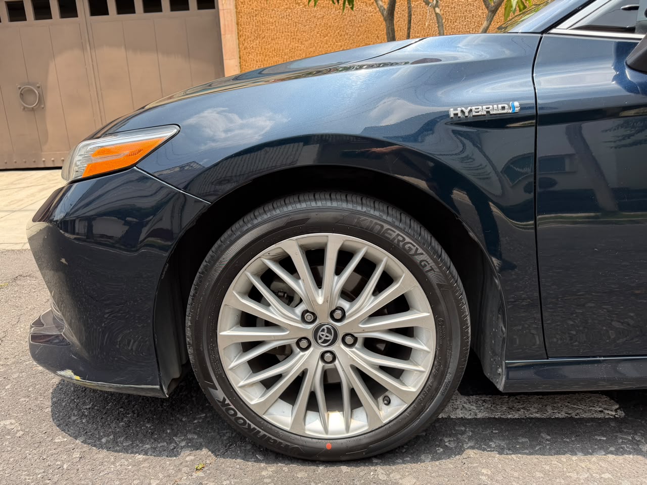 Toyota  CAMRY XLE NAVI HV 2019