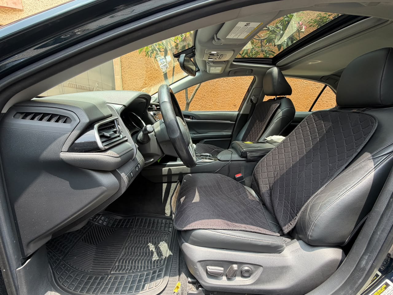Toyota  CAMRY XLE NAVI HV 2019