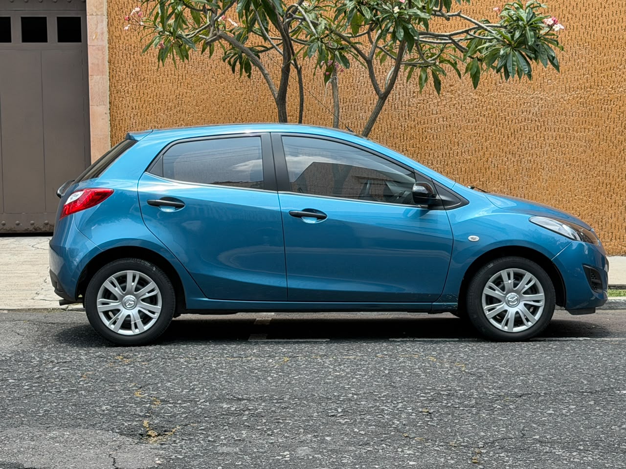 Mazda  2 SPORT 2014