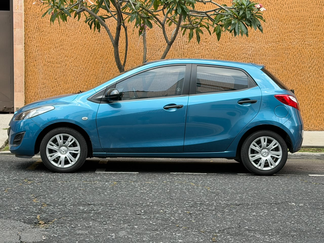 Mazda  2 SPORT 2014