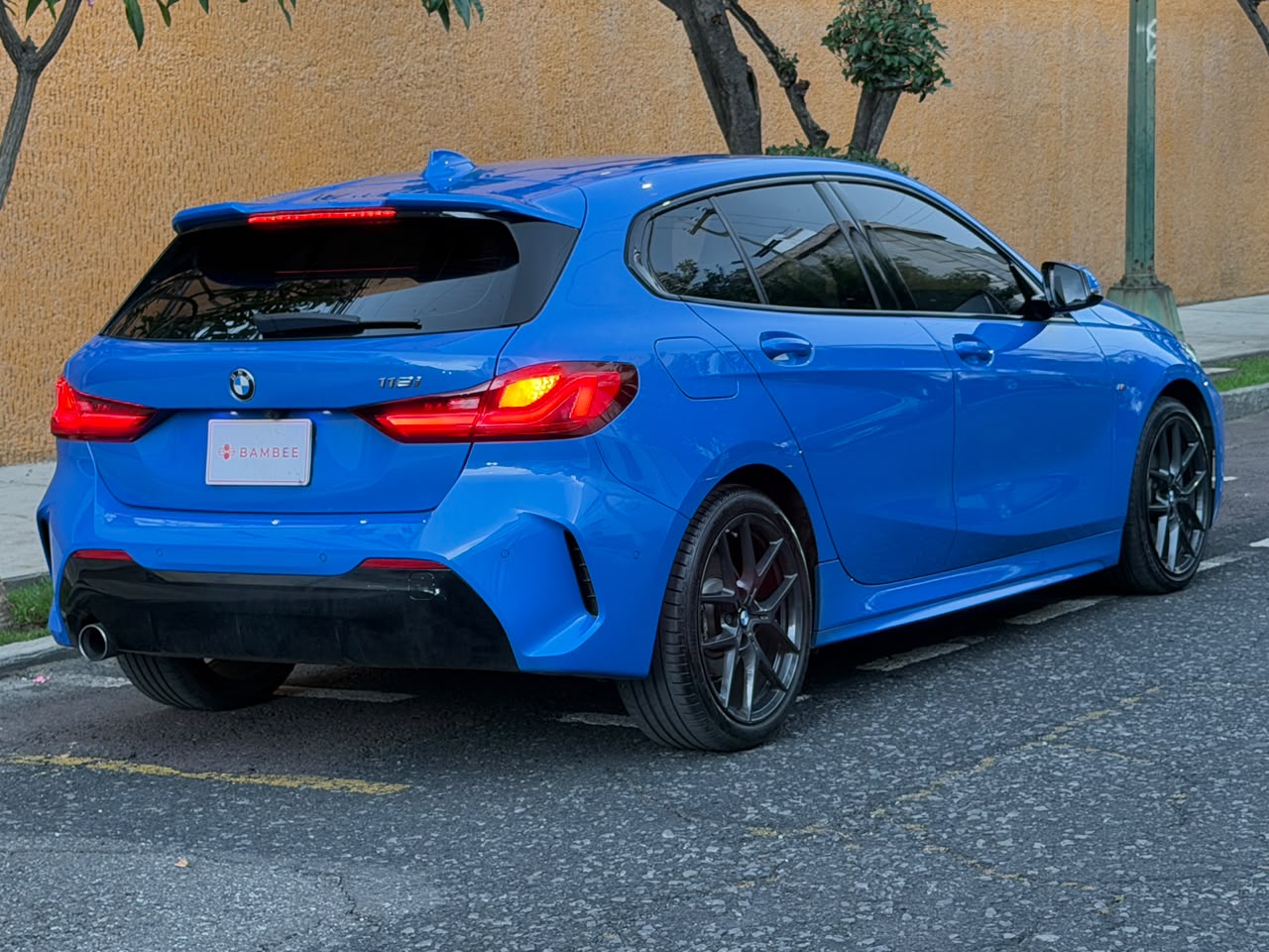 BMW  118i 2021