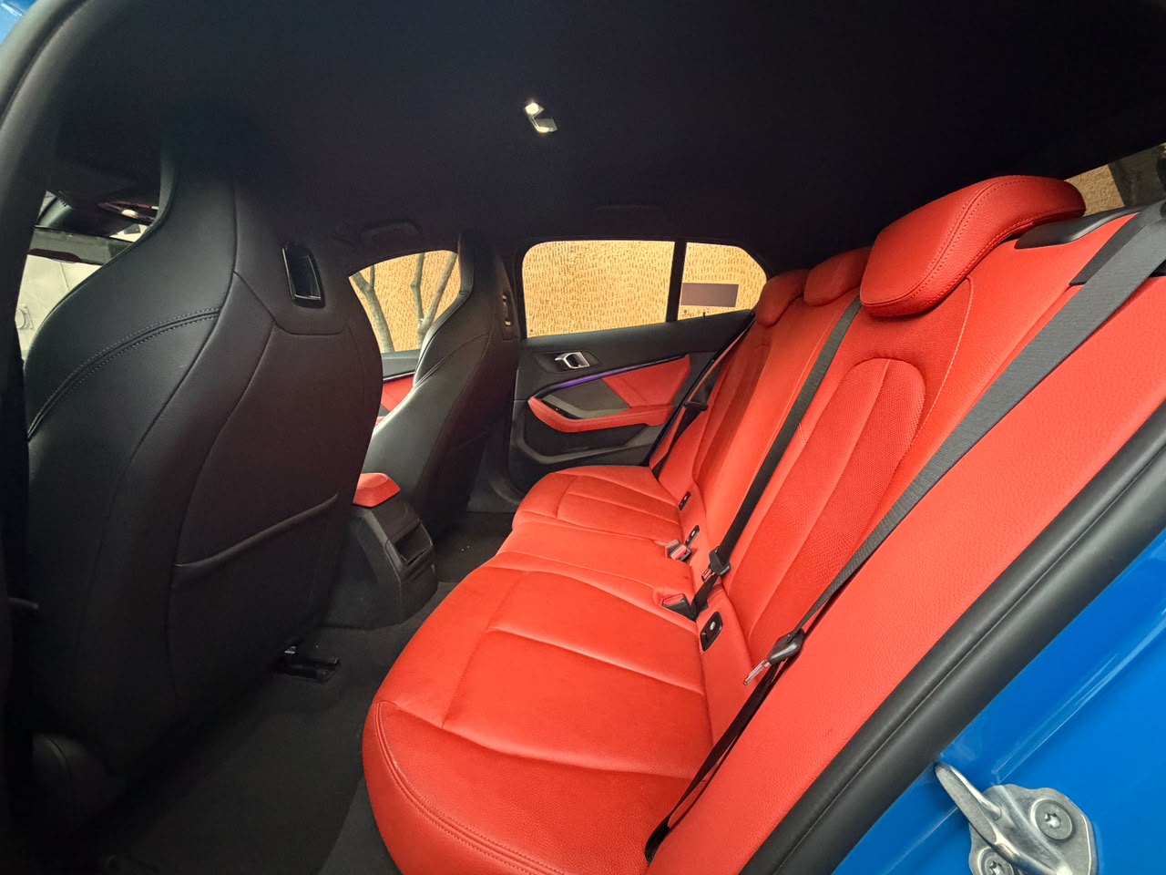 BMW  118i 2021