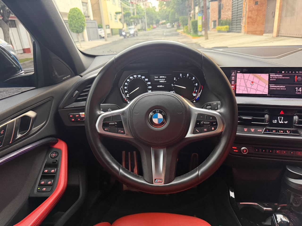 BMW  118i 2021