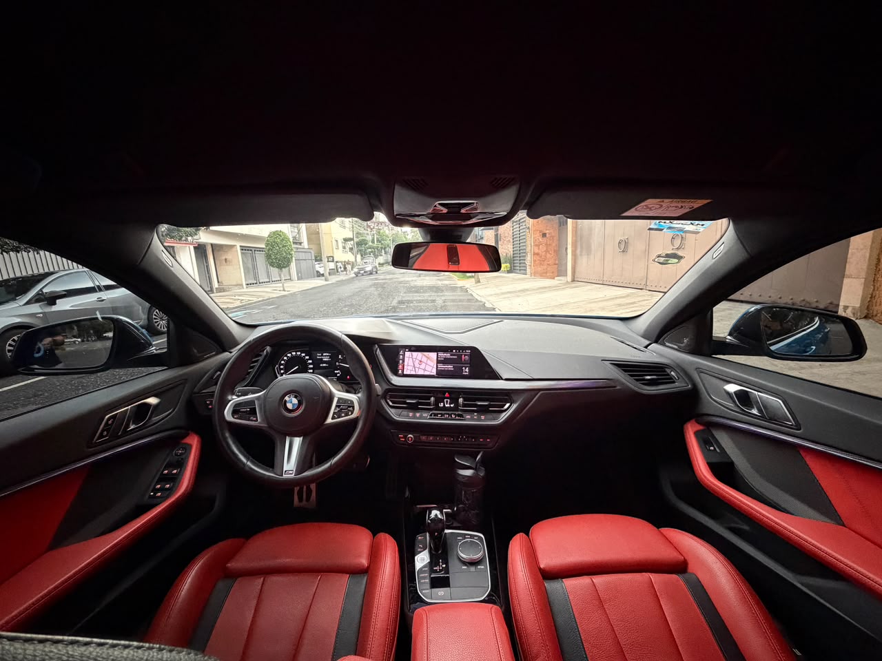 BMW  118i 2021