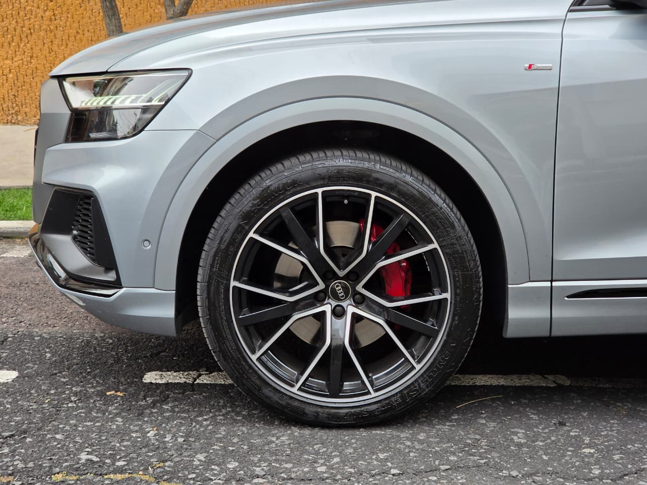 Audi  Q8 MILD HYBRID S LINE 2023